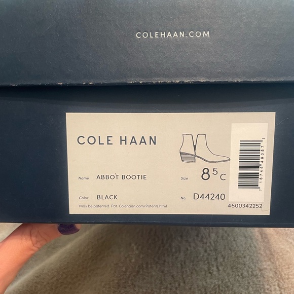 New Ladies Cole Haan 8.5 C (Wide) Abbot bootie - Picture 3 of 10
